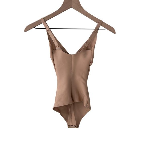 NWT Skims Body Unlined Plunge Thong Bodysuit Clay Size XXS - Picture 4 of 6